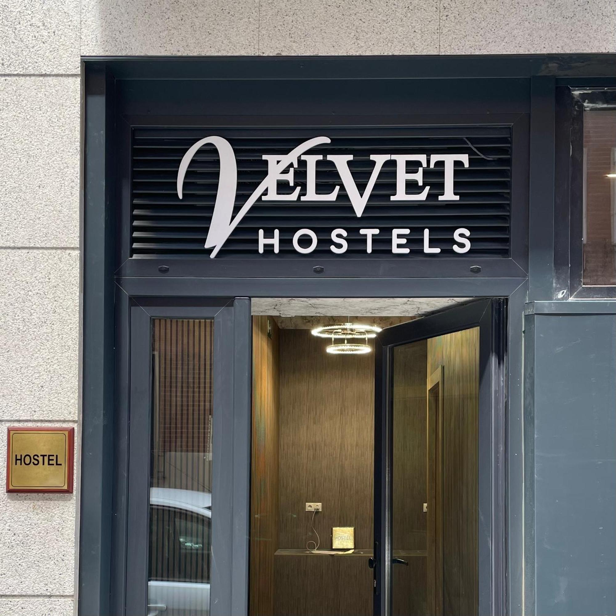 Velvet Hostels Pacifico Madri Exterior foto
